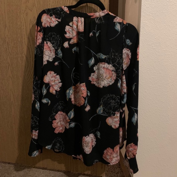 Floral black shirt - Picture 2 of 2